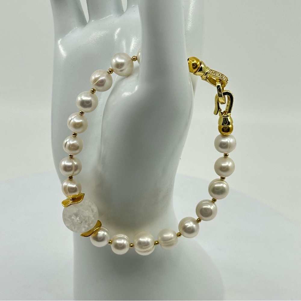#340 New Handmade Pearls & Frosted Quartz Centerpiece Bracelet w Foldover Clasp